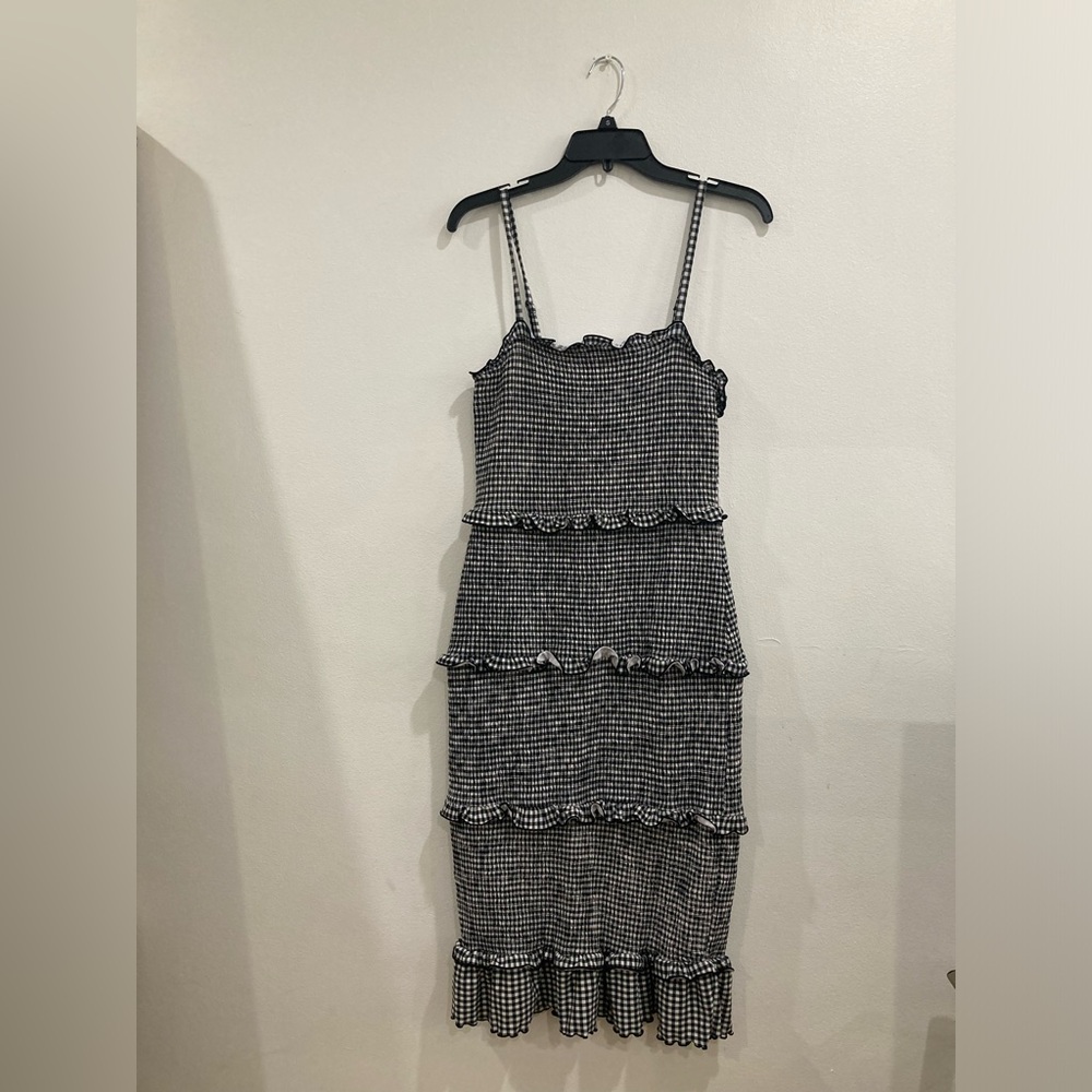 No boundaries black and white dress